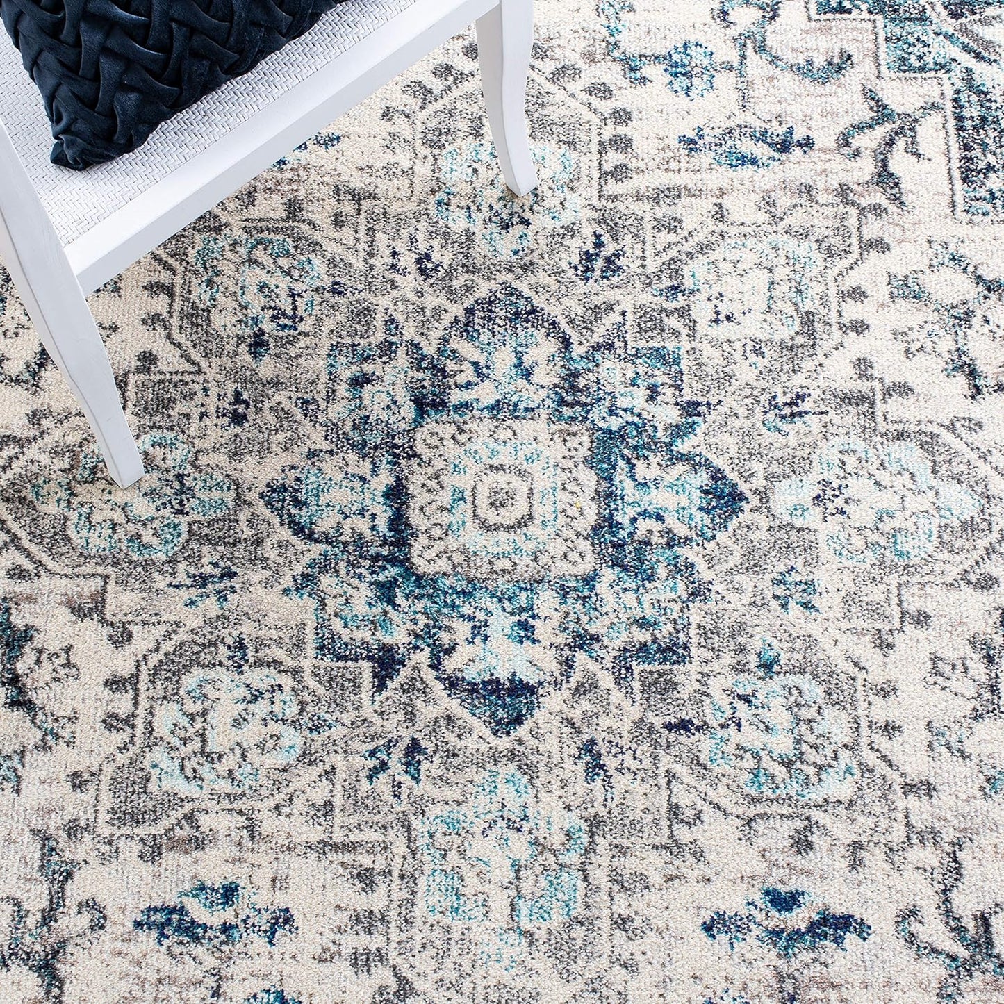 Madison Collection Area Rug - 6' X 9', Ivory & Grey, Boho Chic Medallion Distressed Design, Non-Shedding & Easy Care, Ideal for High Traffic Areas in Living Room, Bedroom (MAD473C)