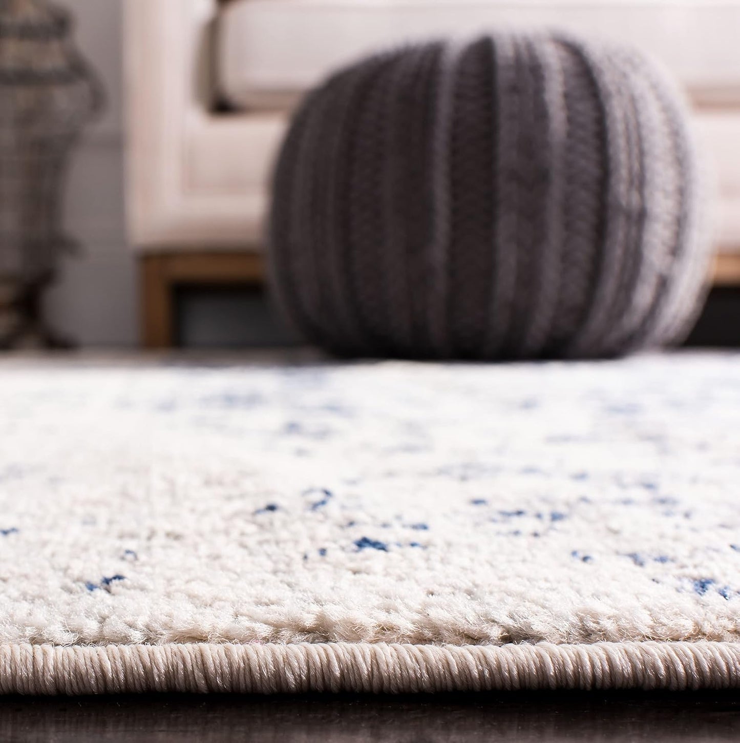 Madison Collection Accent Rug - 4' X 6', Cream & Navy, Snowflake Medallion Distressed Design, Non-Shedding & Easy Care, Ideal for High Traffic Areas in Foyer, Living Room, Bedroom (MAD603D)